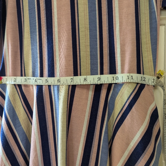 LuLaRoe pretty striped Nicole dress, with pockets. - Picture 6 of 9